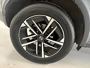 Used 2026 Nissan Juke N-Connecta Grey - Interior and Exterior details 8