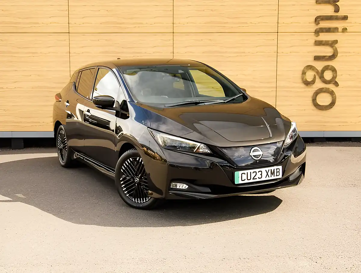 Used 2026 Nissan Leaf Tekna Black - Front View