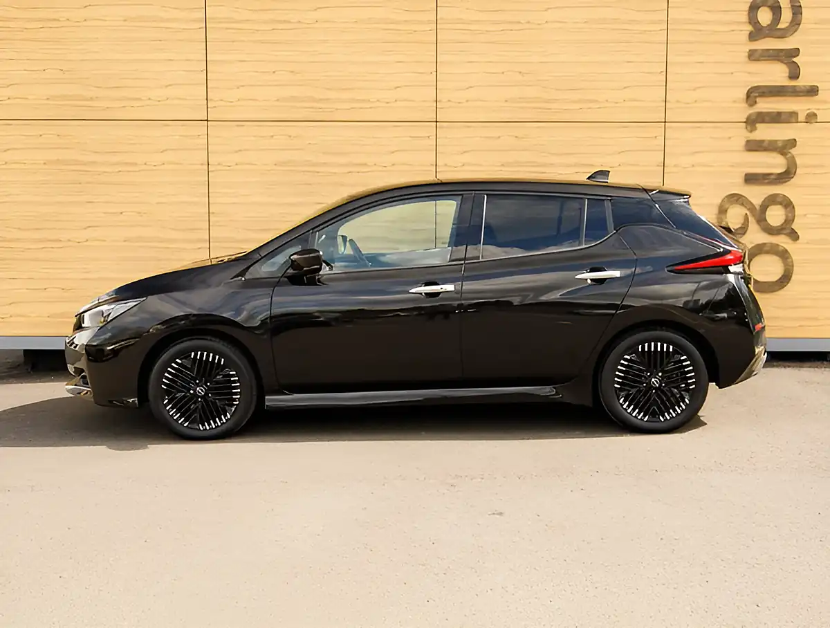 Used 2026 Nissan Leaf Tekna Black - Interior and Exterior details 9