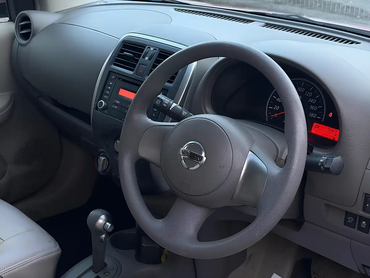 Used 2026 Nissan Micra Acenta Pink - Interior and Exterior details 9