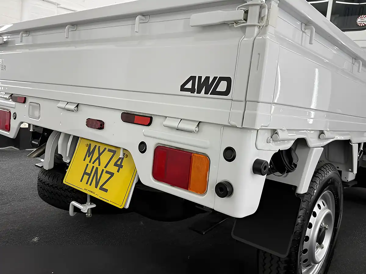 Used 2026 Nissan NT100 Clipper Dx 4WD White - Interior and Exterior details 12