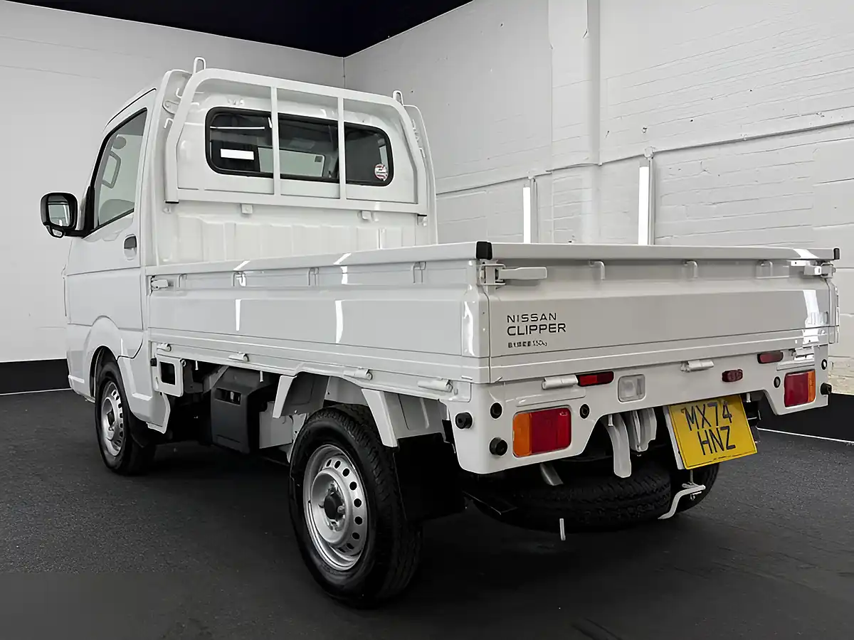 Used 2026 Nissan NT100 Clipper Dx 4WD White - Interior and Exterior details 6