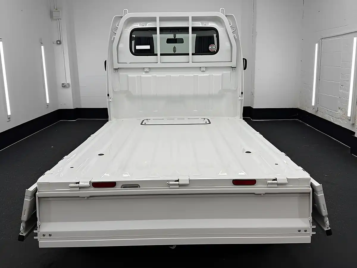 Used 2026 Nissan NT100 Clipper Dx 4WD White - Interior and Exterior details 9