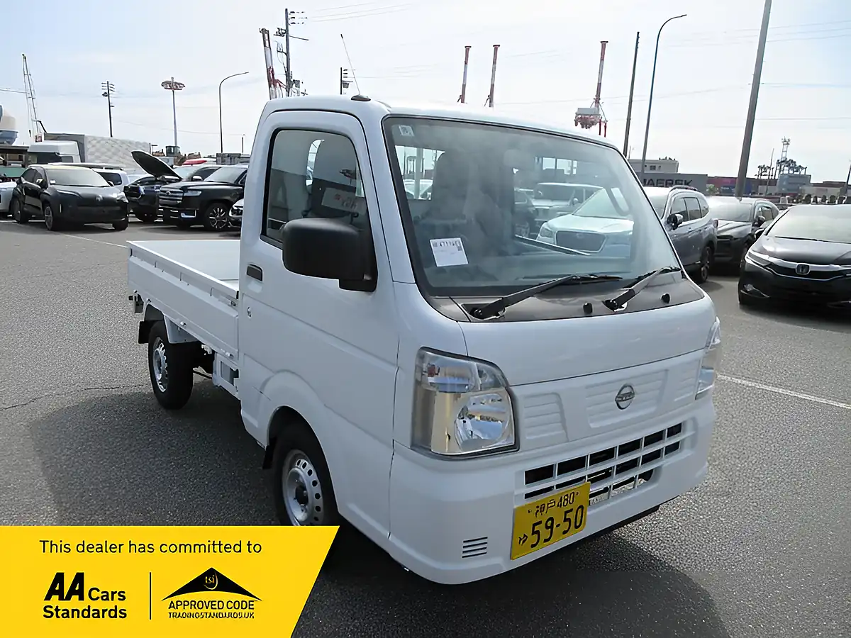 Used 2026 Nissan NT100 Clipper Dx White - Front View