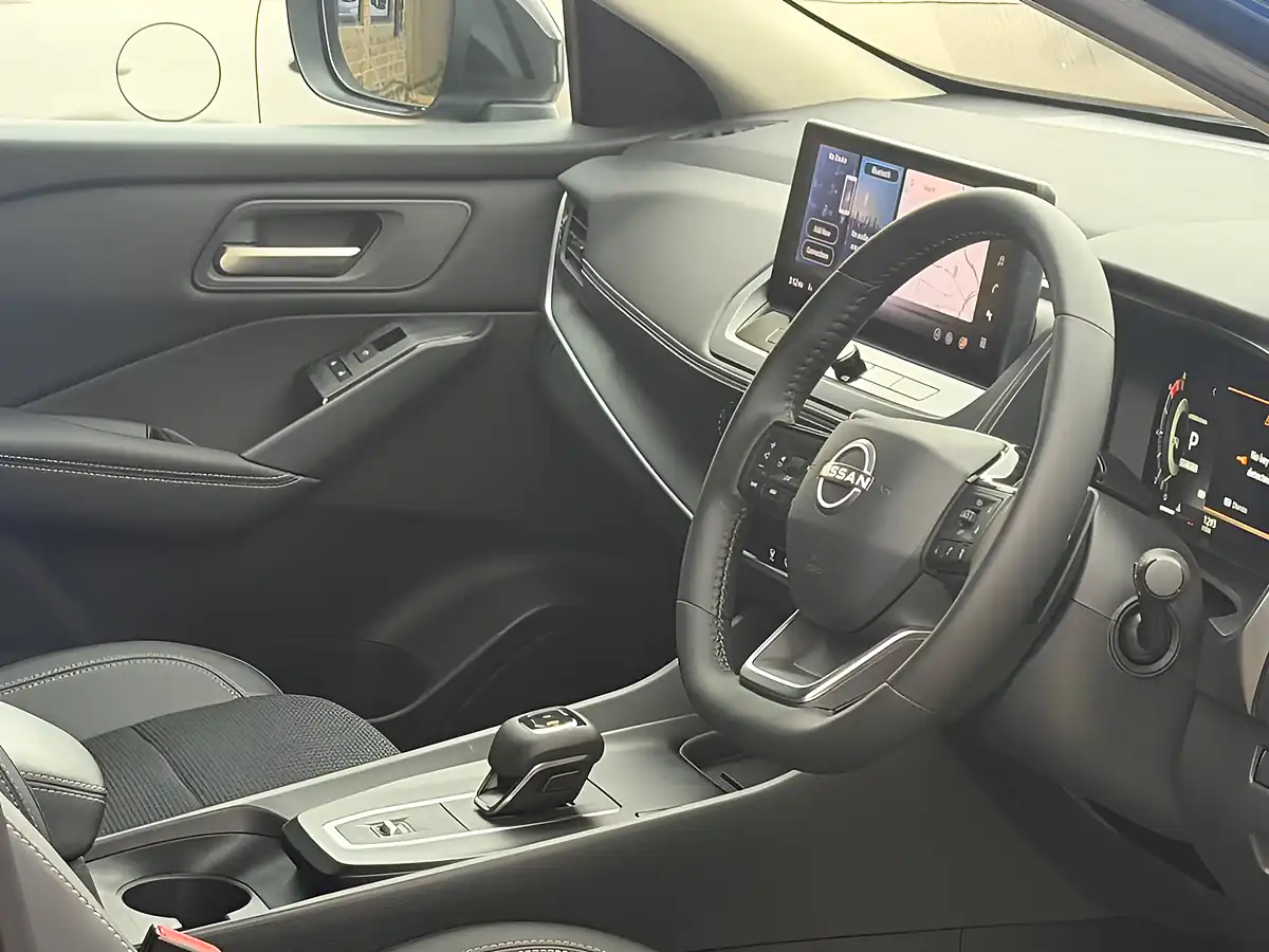 Used 2026 Nissan Qashqai N-Connecta Blue - Interior and Exterior details 11