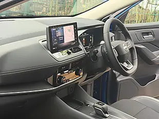Used 2026 Nissan Qashqai N-Connecta Blue - Interior and Exterior details 12