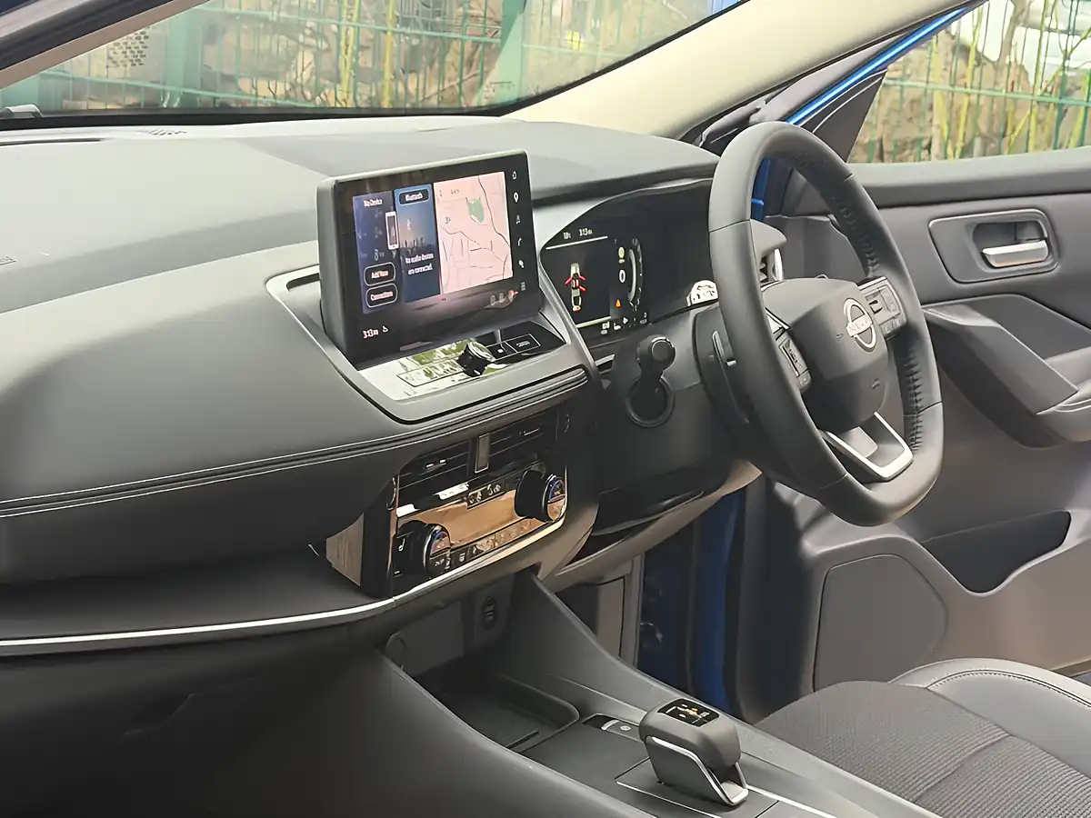 Used 2026 Nissan Qashqai N-Connecta Blue - Interior and Exterior details 12