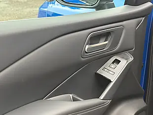 Used 2026 Nissan Qashqai N-Connecta Blue - Interior and Exterior details 13