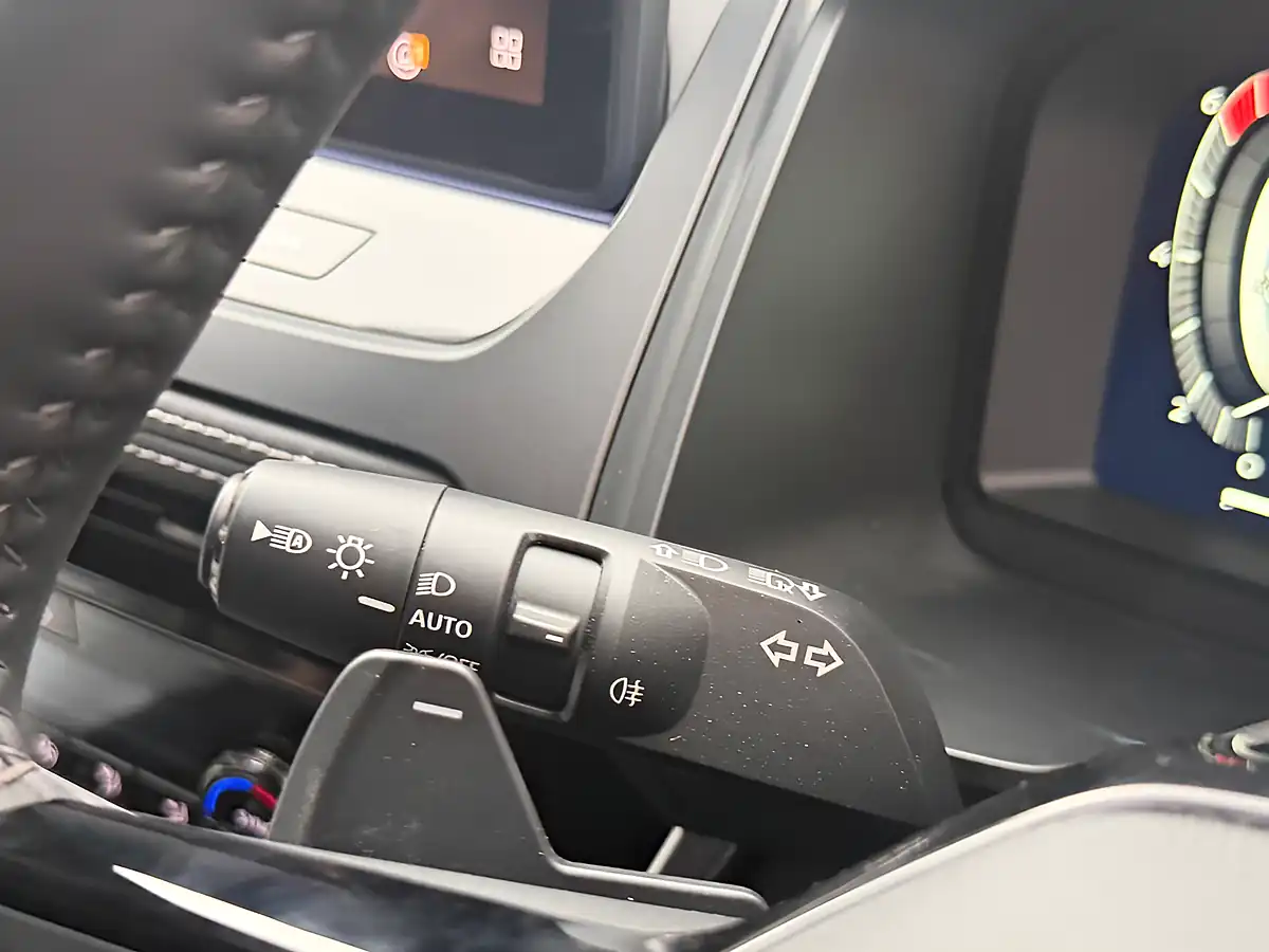 Used 2026 Nissan Qashqai N-Connecta Blue - Interior and Exterior details 14