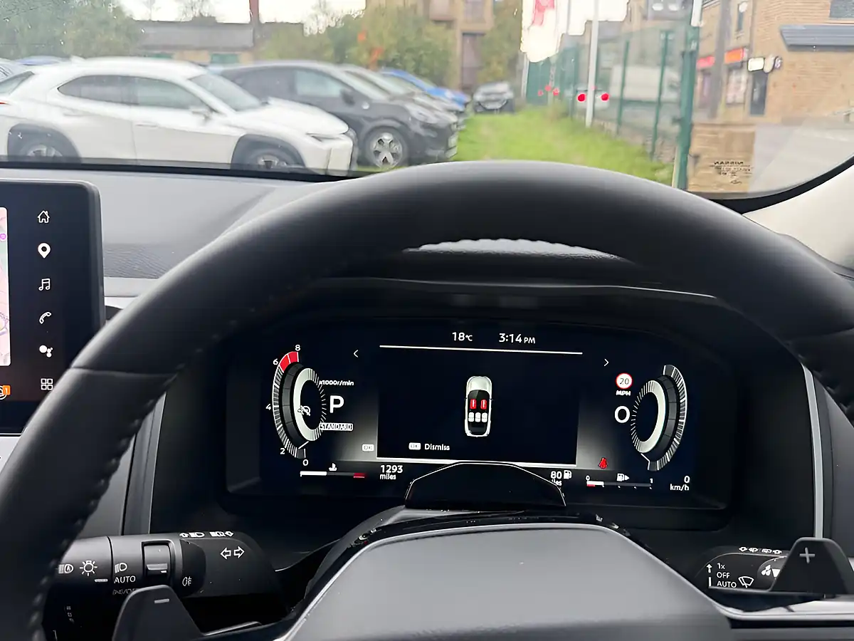 Used 2026 Nissan Qashqai N-Connecta Blue - Interior and Exterior details 16