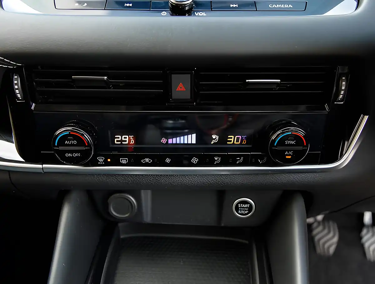 Used 2026 Nissan Qashqai N-Connecta Grey - Interior and Exterior details 19