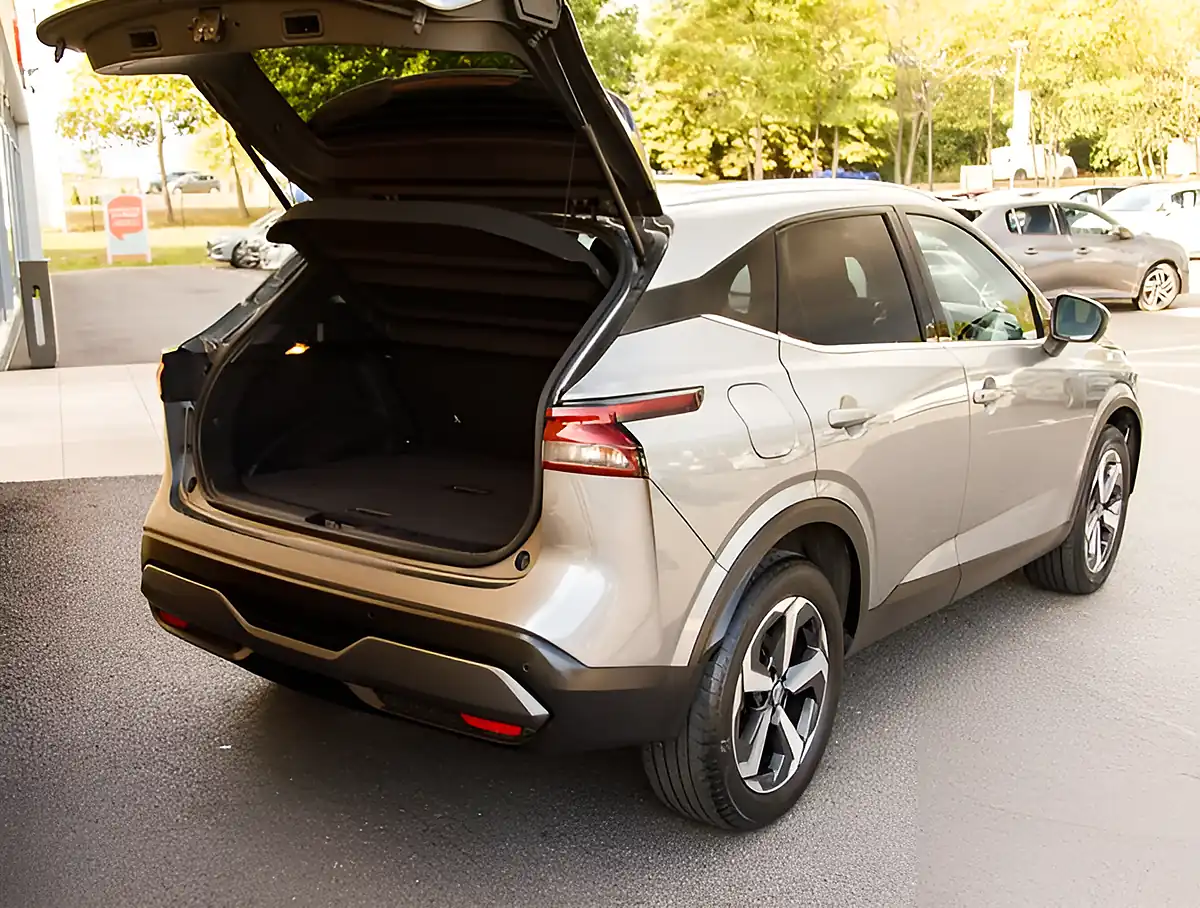 Used 2026 Nissan Qashqai N-Connecta Grey - Interior and Exterior details 20