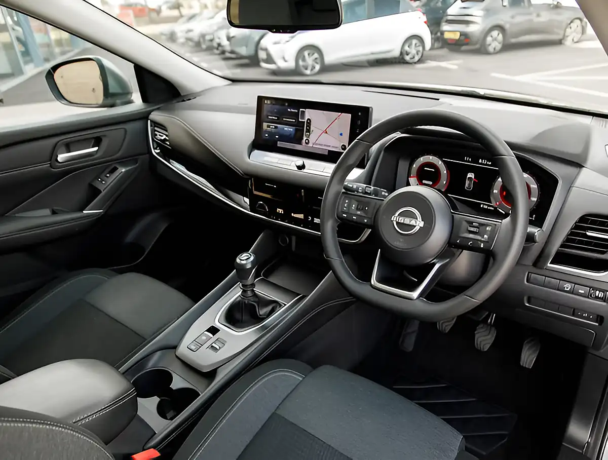 Used 2026 Nissan Qashqai N-Connecta Grey - Interior and Exterior details 4
