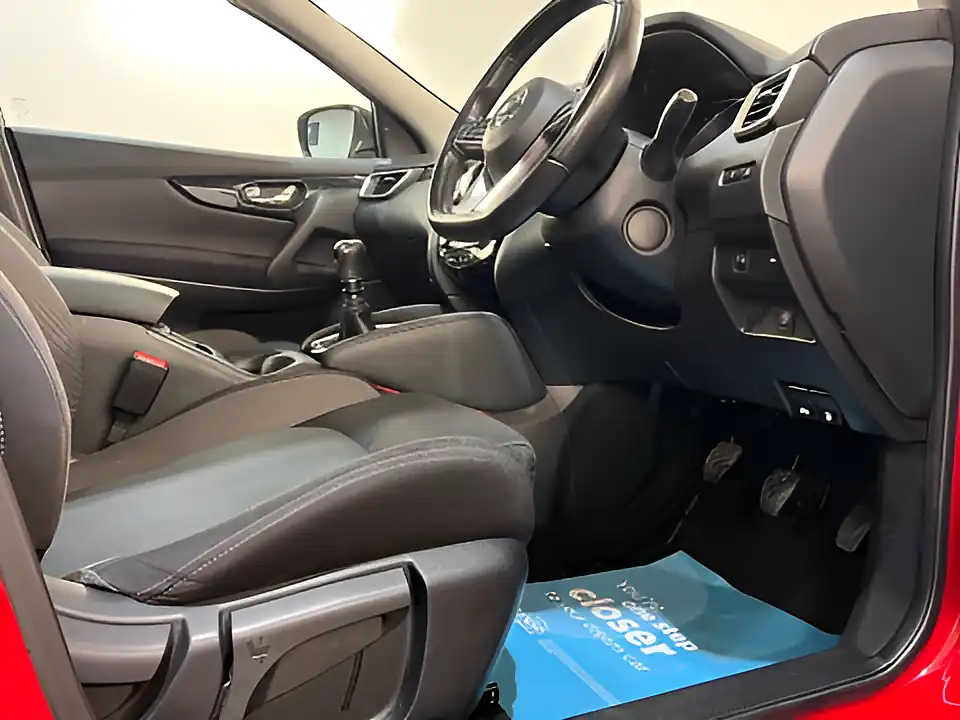 Used 2026 Nissan Qashqai N-Connecta Red - Interior and Exterior details 14
