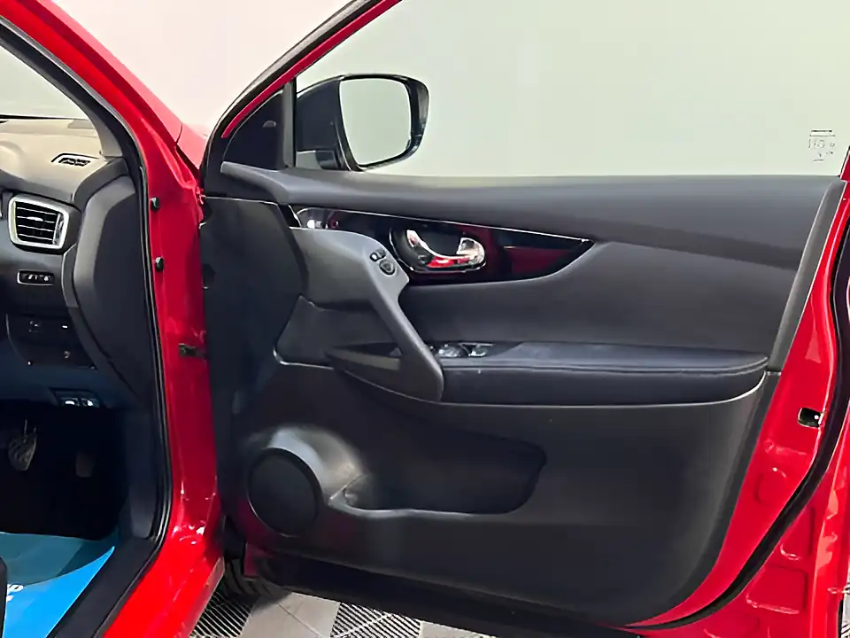 Used 2026 Nissan Qashqai N-Connecta Red - Interior and Exterior details 16