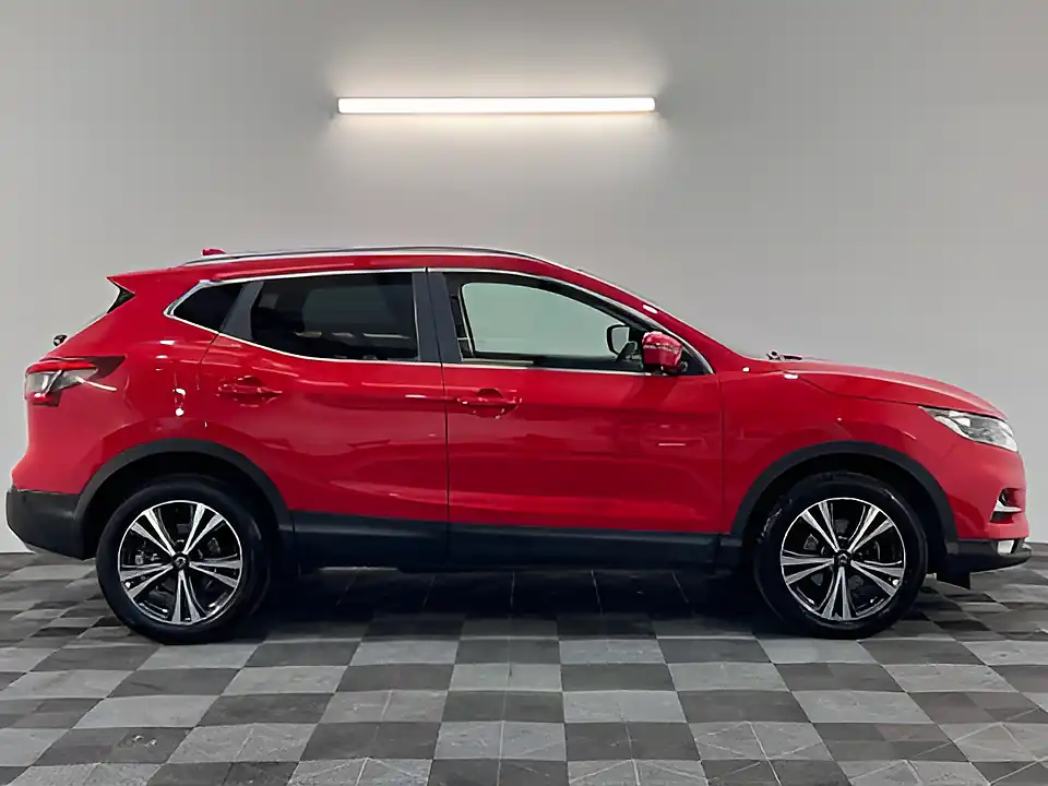 Used 2026 Nissan Qashqai N-Connecta Red - Interior and Exterior details 2