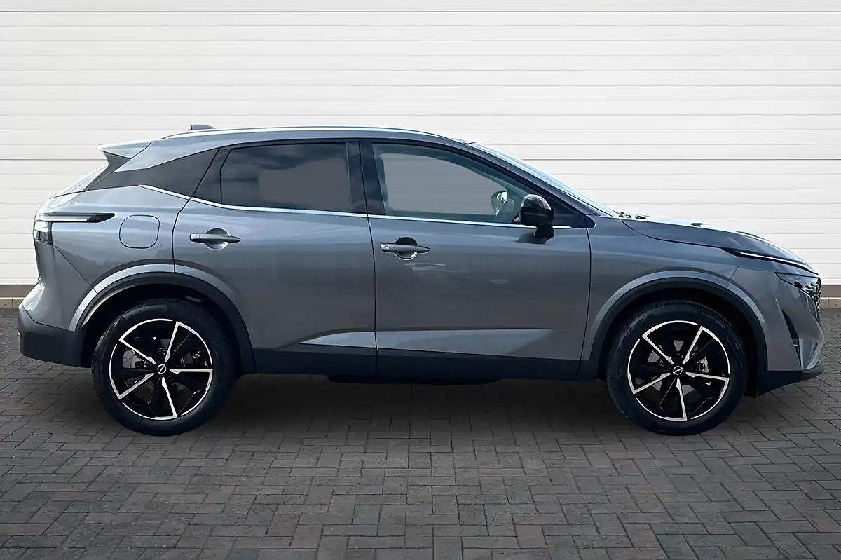 Used 2026 Nissan Qashqai Tekna Gun Metal - Interior and Exterior details 2