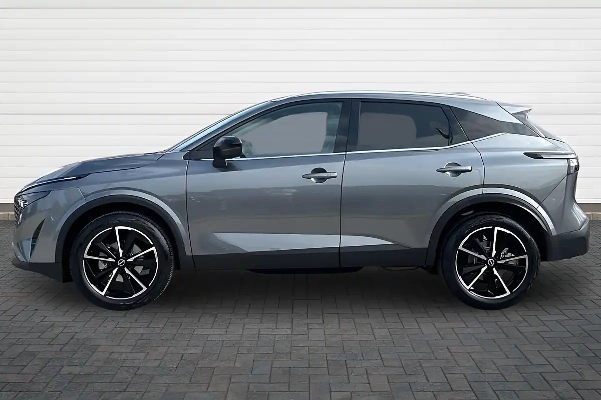 Used 2026 Nissan Qashqai Tekna Gun Metal - Interior and Exterior details 6