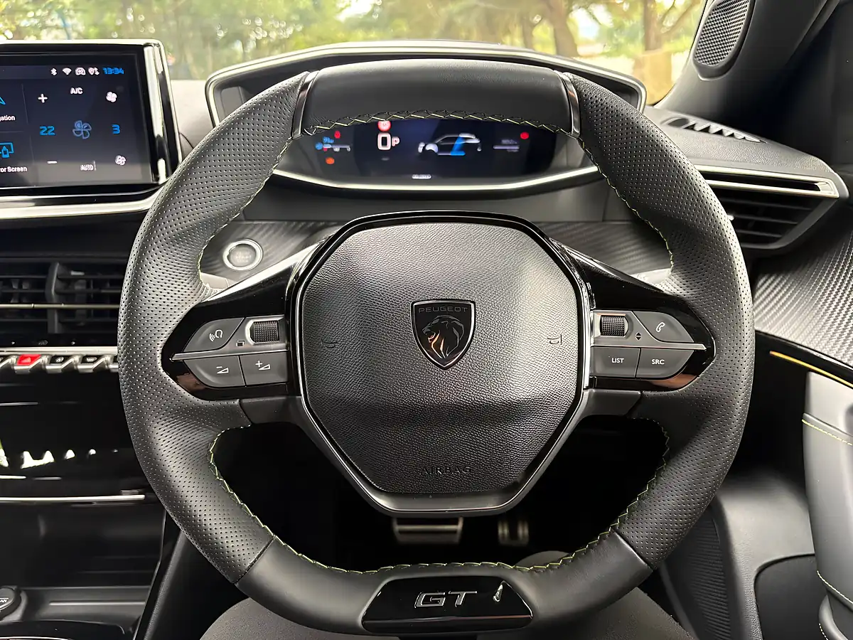 Used 2026 Peugeot 2008 GT Premium White - Interior and Exterior details 16