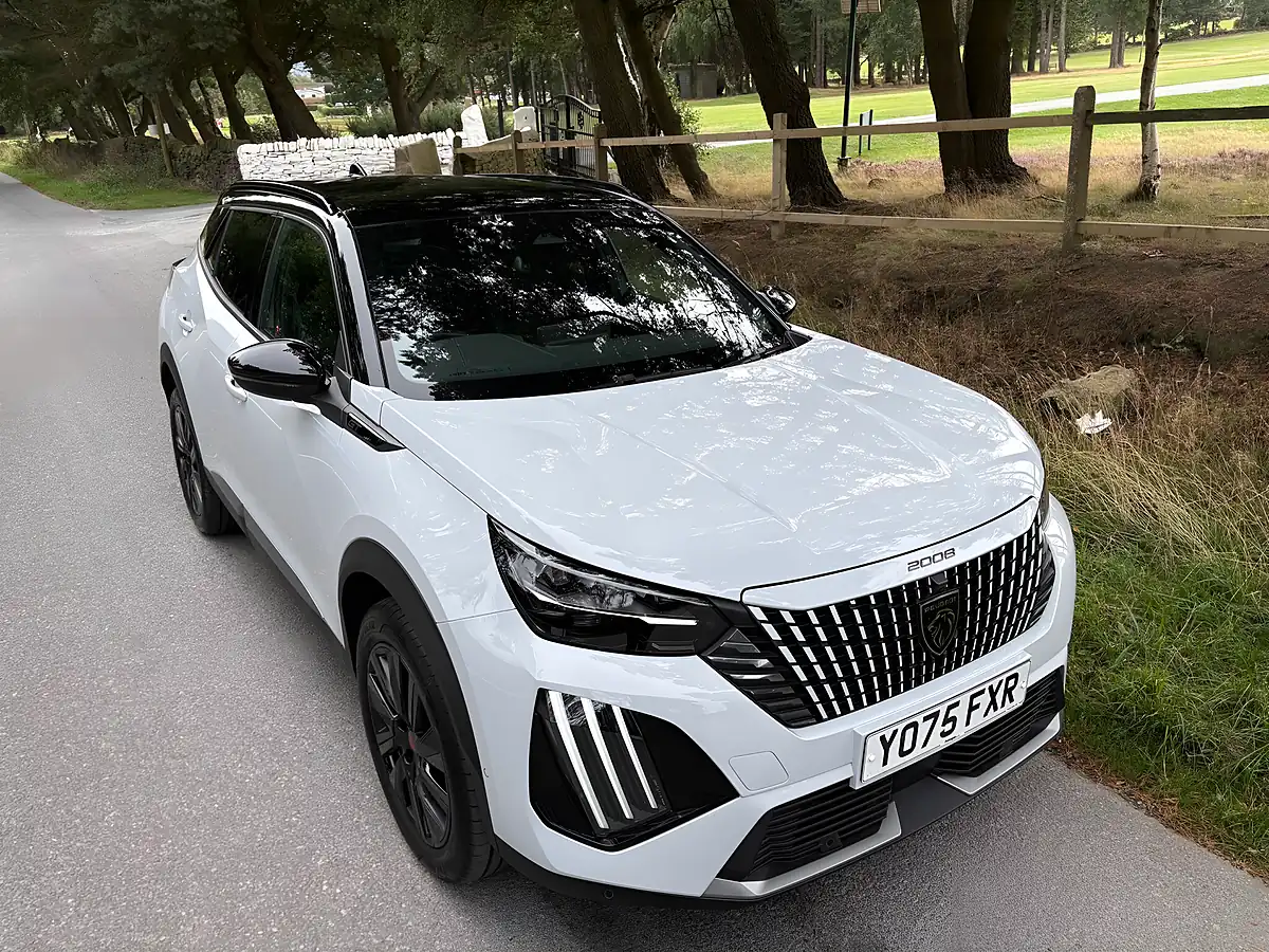 Used 2026 Peugeot 2008 GT Premium White - Interior and Exterior details 9