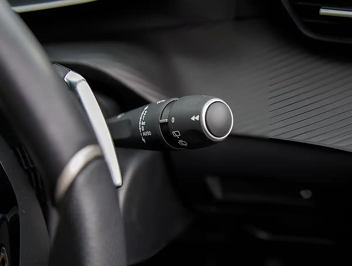 Used 2026 Peugeot 2008 GT Vertigo Blue - Interior and Exterior details 11
