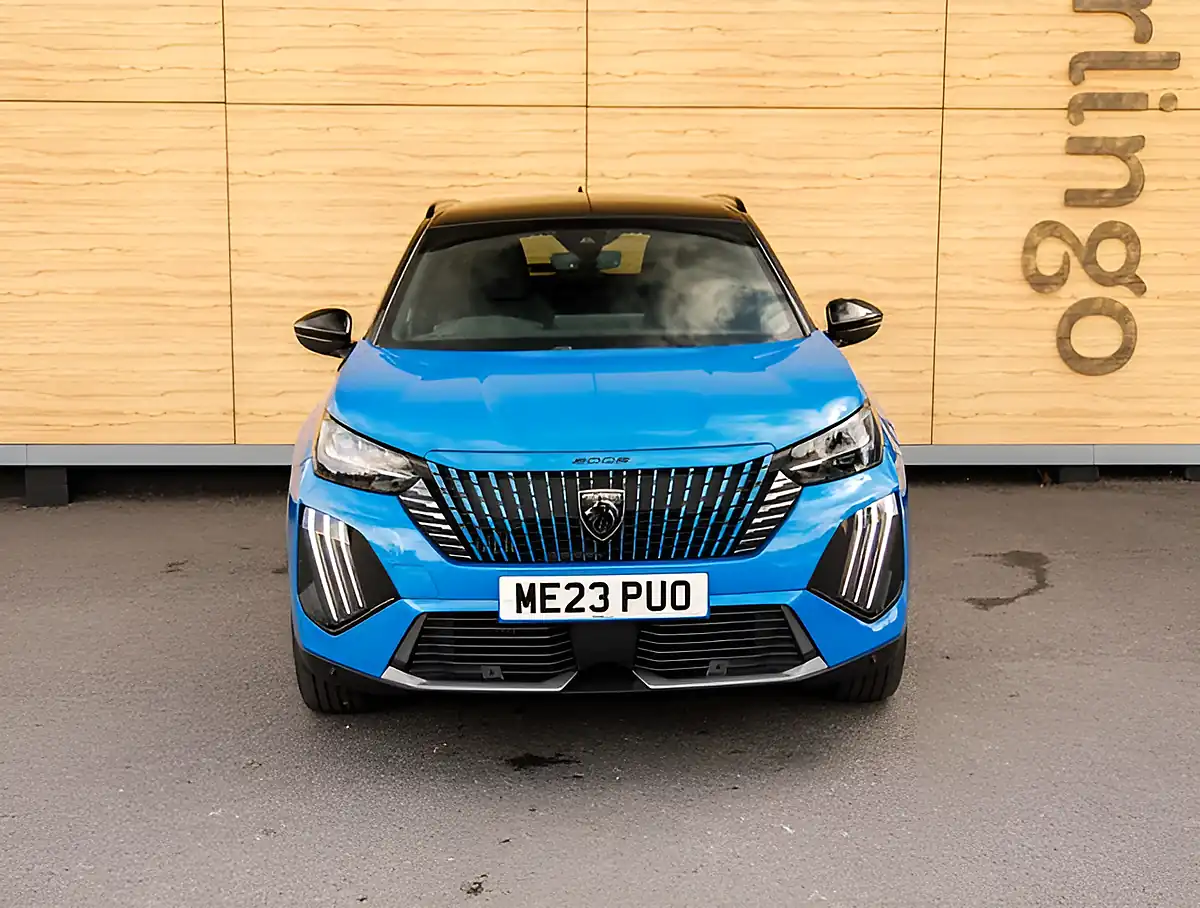 Used 2026 Peugeot 2008 GT Vertigo Blue - Interior and Exterior details 7
