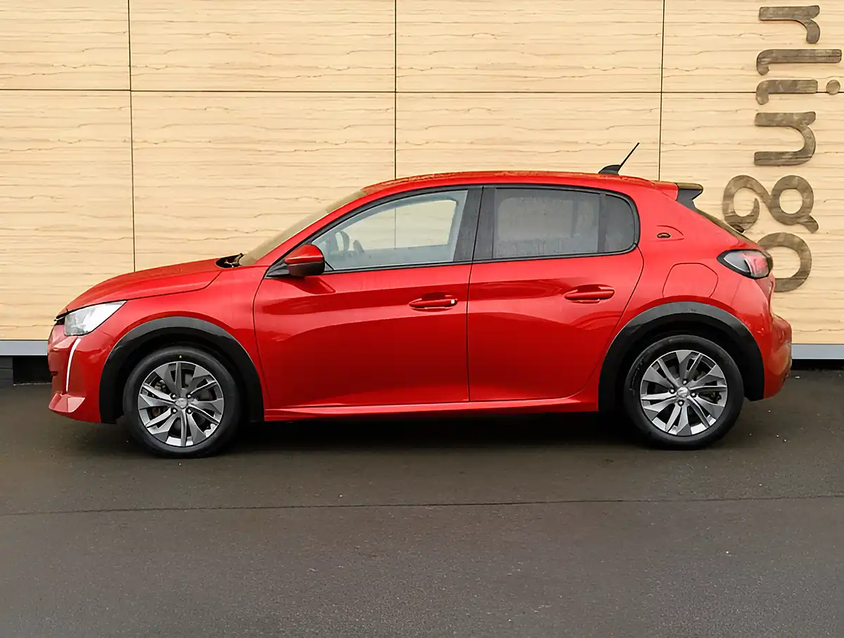 Used 2026 Peugeot 208 Allure Red - Interior and Exterior details 11
