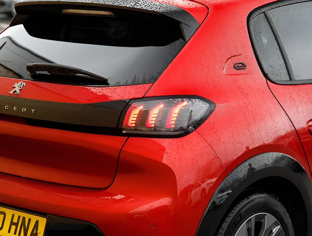 Used 2026 Peugeot 208 Allure Red - Interior and Exterior details 9
