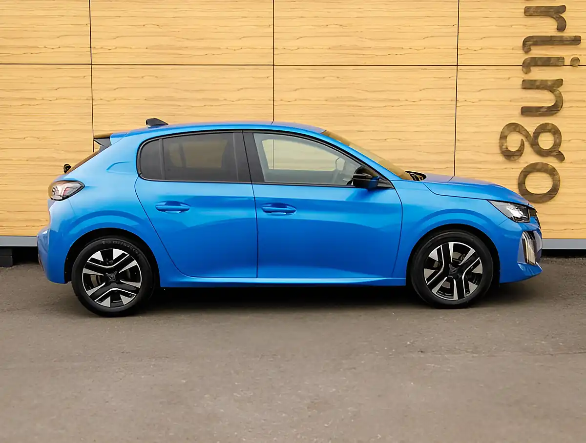 Used 2026 Peugeot 208 Allure S/S Vertigo Blue - Interior and Exterior details 11