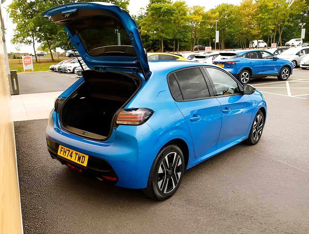 Used 2026 Peugeot 208 Allure S/S Vertigo Blue - Interior and Exterior details 20