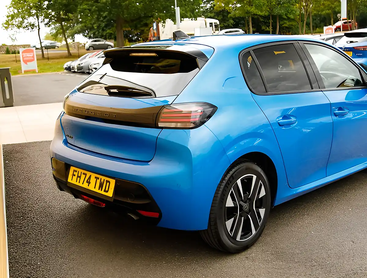 Used 2026 Peugeot 208 Allure S/S Vertigo Blue - Interior and Exterior details 8
