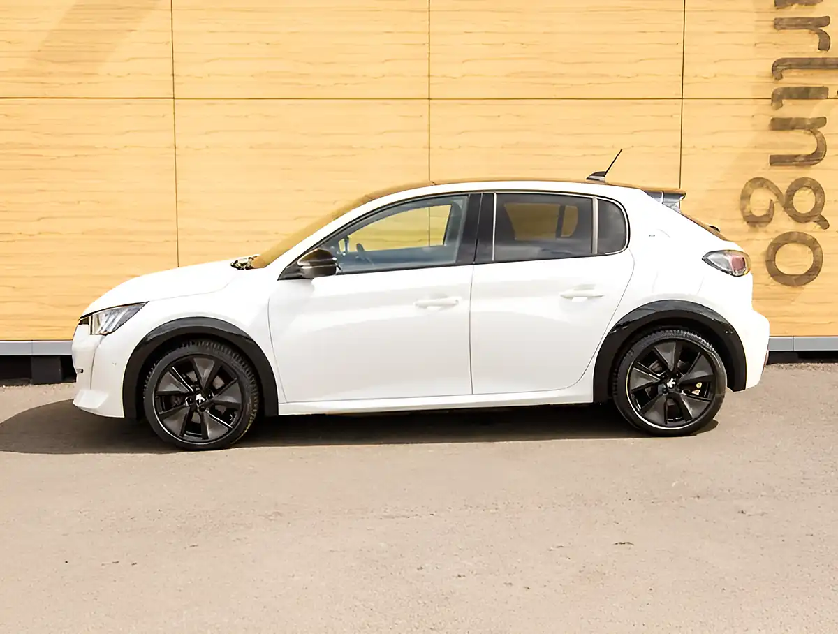 Used 2026 Peugeot 208 GT White - Interior and Exterior details 11