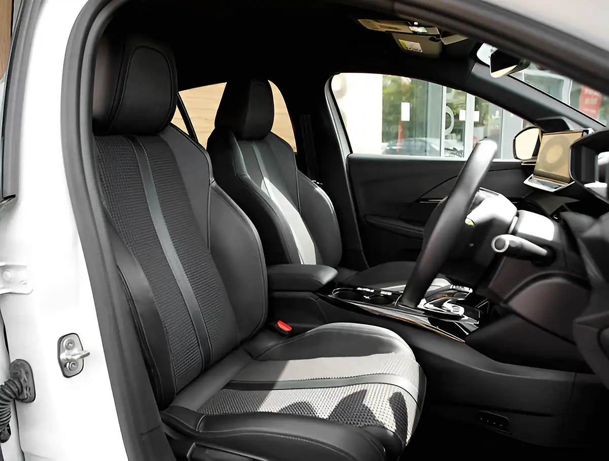 Used 2026 Peugeot 208 GT White - Interior and Exterior details 18