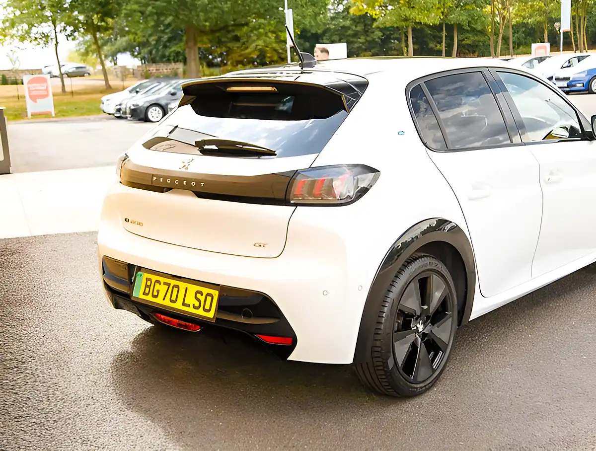 Used 2026 Peugeot 208 GT White - Interior and Exterior details 9