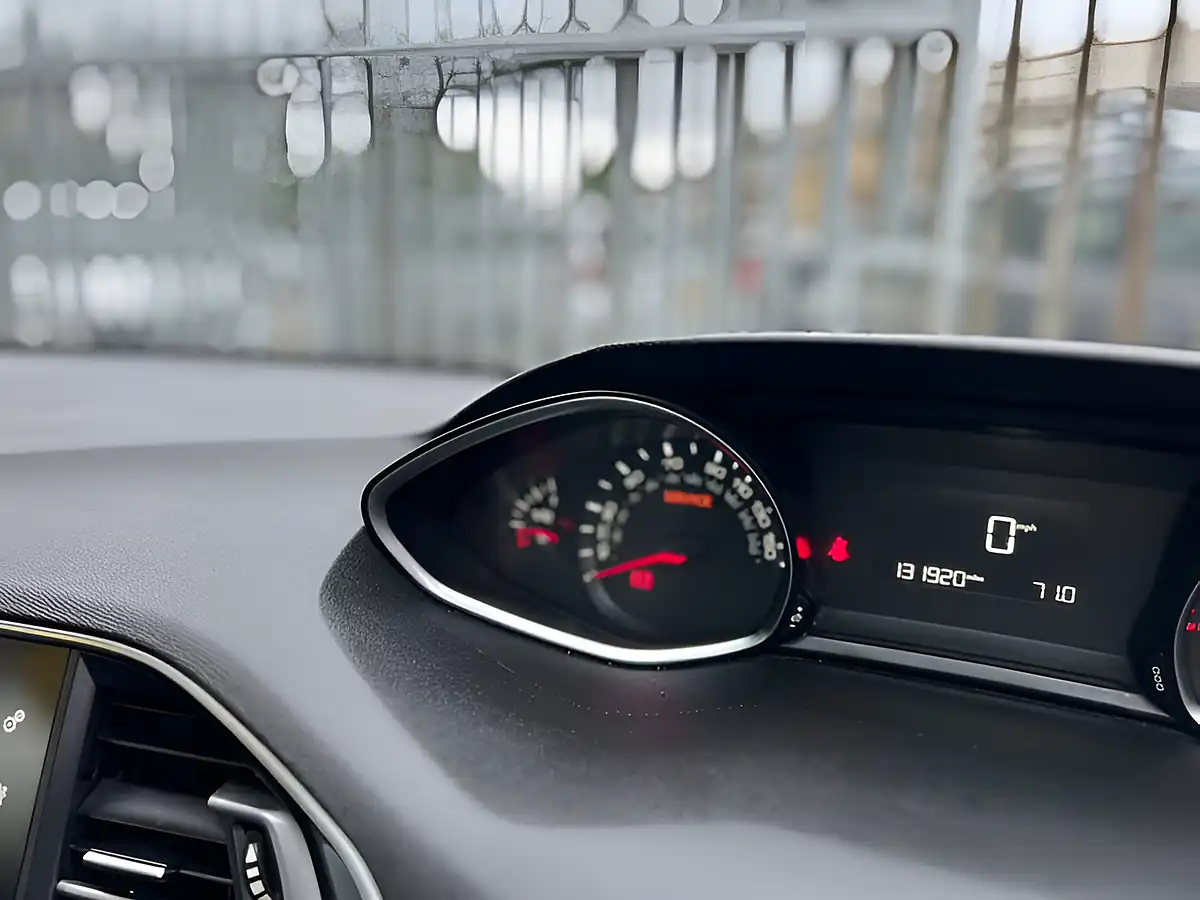 Used 2026 Peugeot 308 Active White - Interior and Exterior details 15