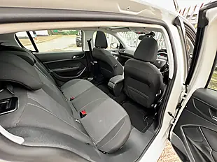 Used 2026 Peugeot 308 Active White - Interior and Exterior details 17