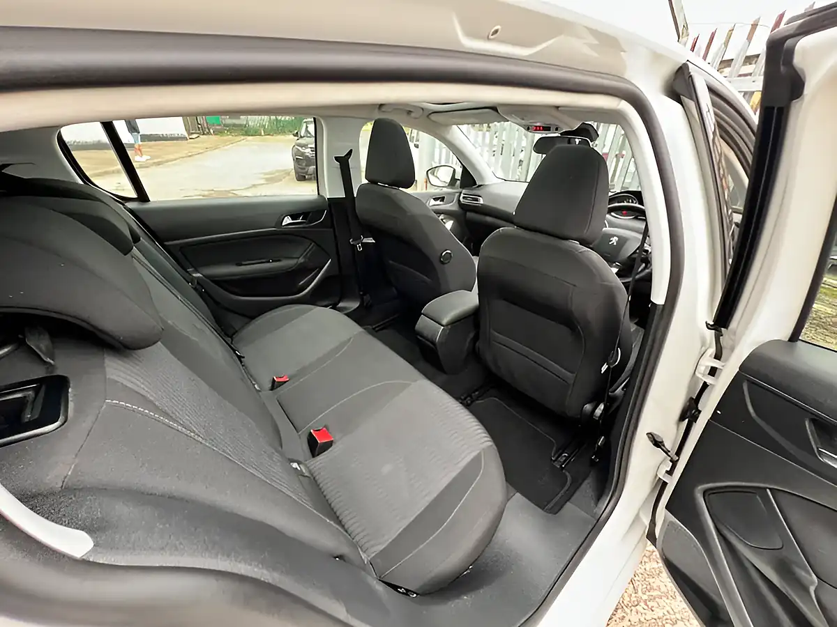 Used 2026 Peugeot 308 Active White - Interior and Exterior details 17