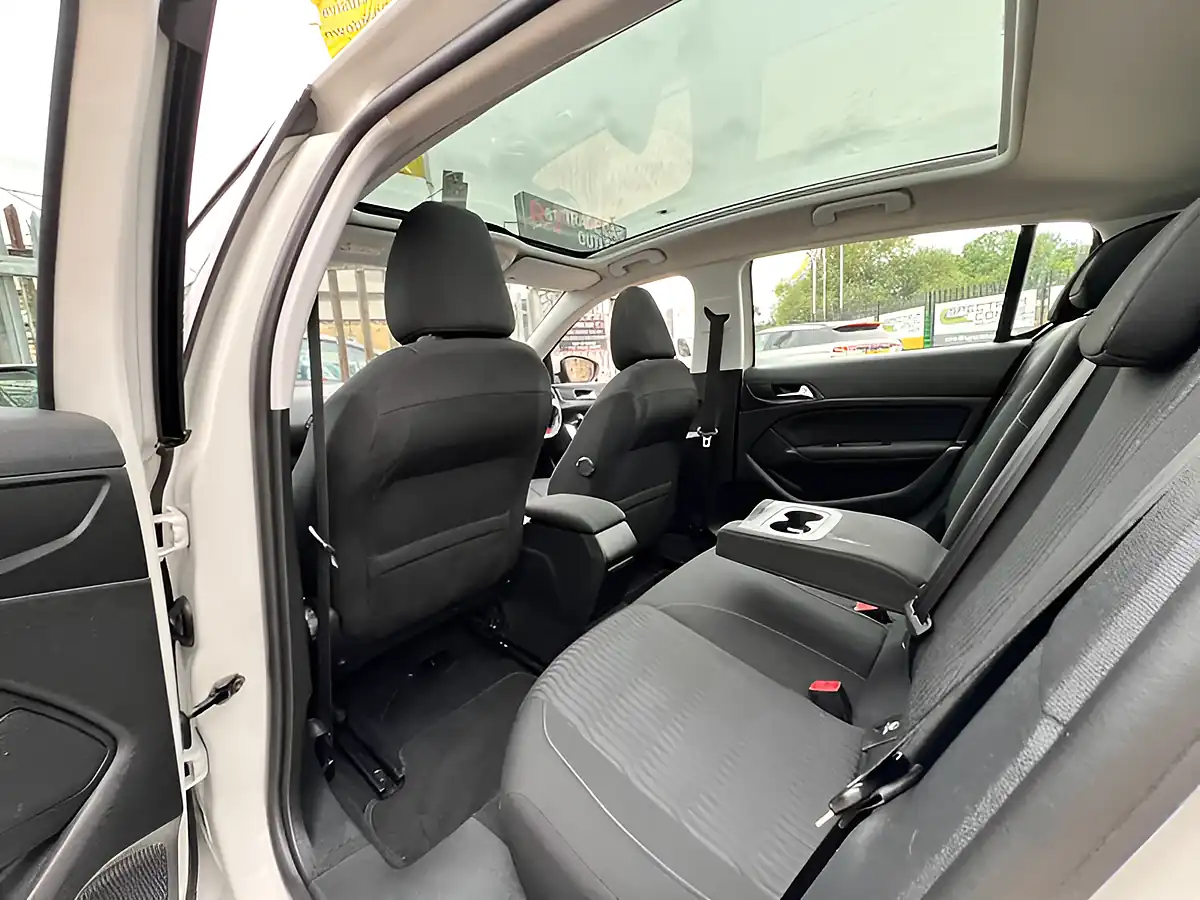 Used 2026 Peugeot 308 Active White - Interior and Exterior details 19