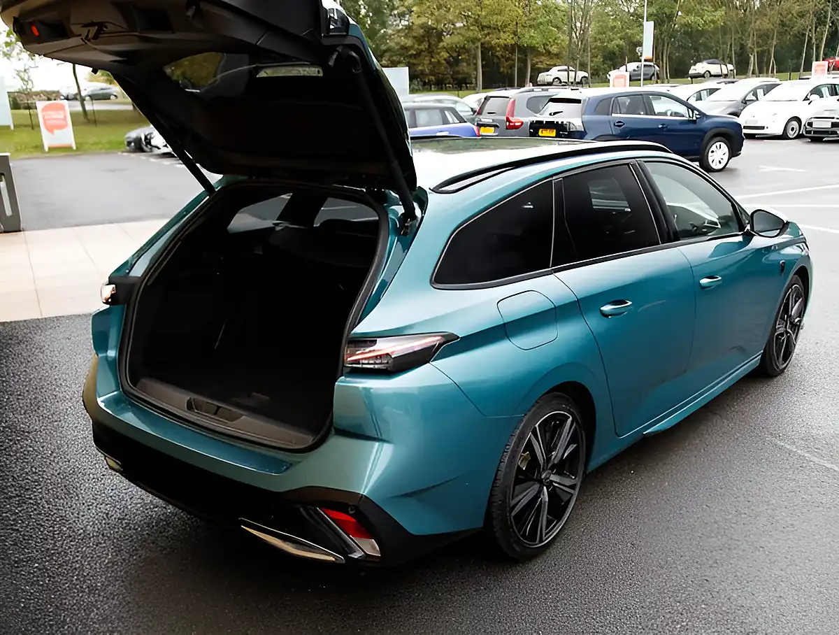 Used 2026 Peugeot 308 GT Premium Avatar Blue - Interior and Exterior details 20