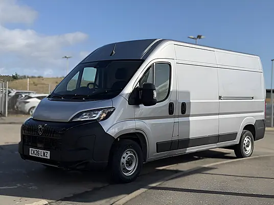 2026 Peugeot Boxer Professional 2.2 BlueHDi