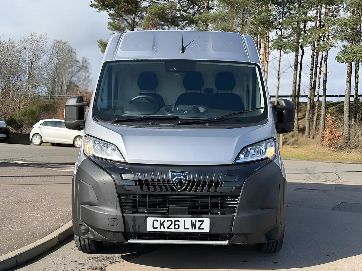 Used 2026 Peugeot Boxer Professional Grey - Interior and Exterior details 10