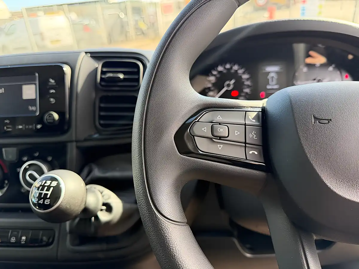 Used 2026 Peugeot Boxer Professional Grey - Interior and Exterior details 15
