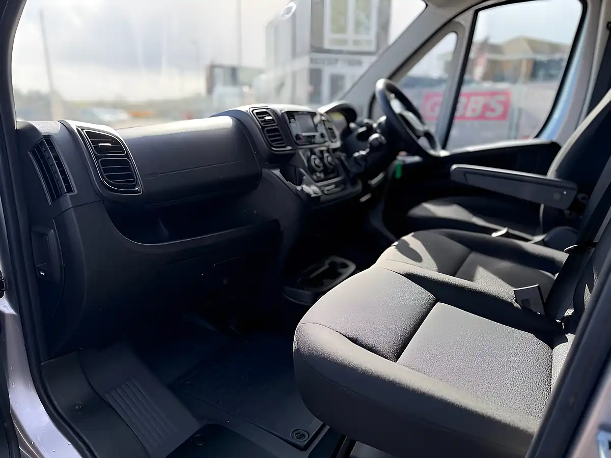 Used 2026 Peugeot Boxer Professional Grey - Interior and Exterior details 19