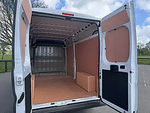 Used 2026 Peugeot Boxer Professional White - Interior and Exterior details 11