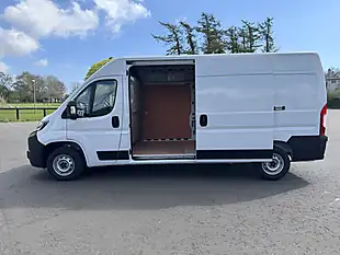 Used 2026 Peugeot Boxer Professional White - Interior and Exterior details 12