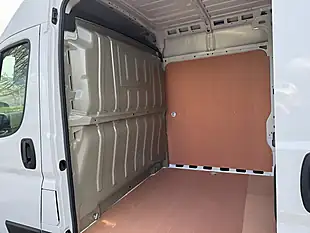 Used 2026 Peugeot Boxer Professional White - Interior and Exterior details 14