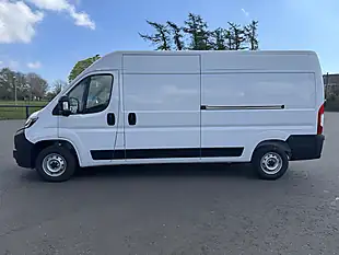 Used 2026 Peugeot Boxer Professional White - Interior and Exterior details 4