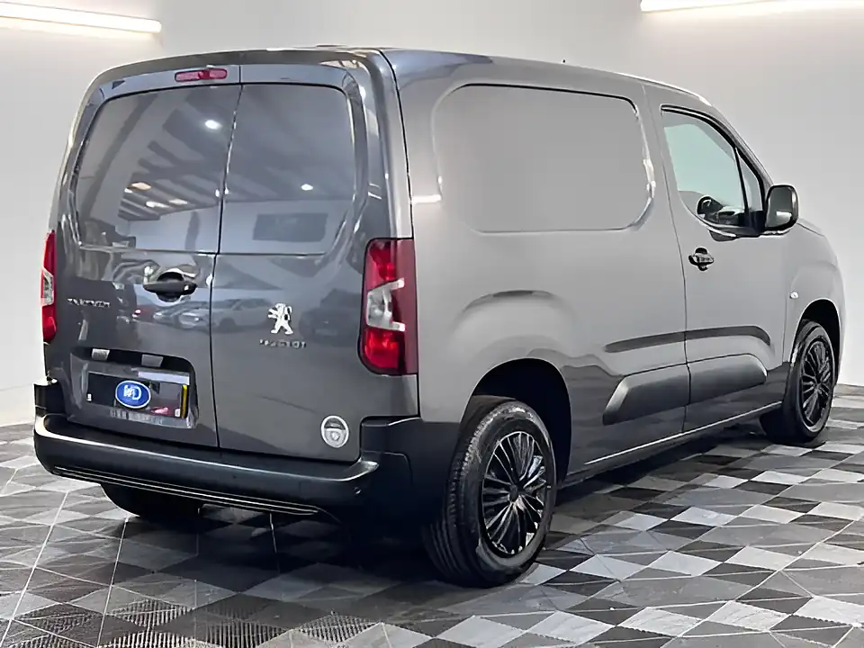 Used 2026 Peugeot Partner Professional L1 Blue Grey - Interior and Exterior details 3