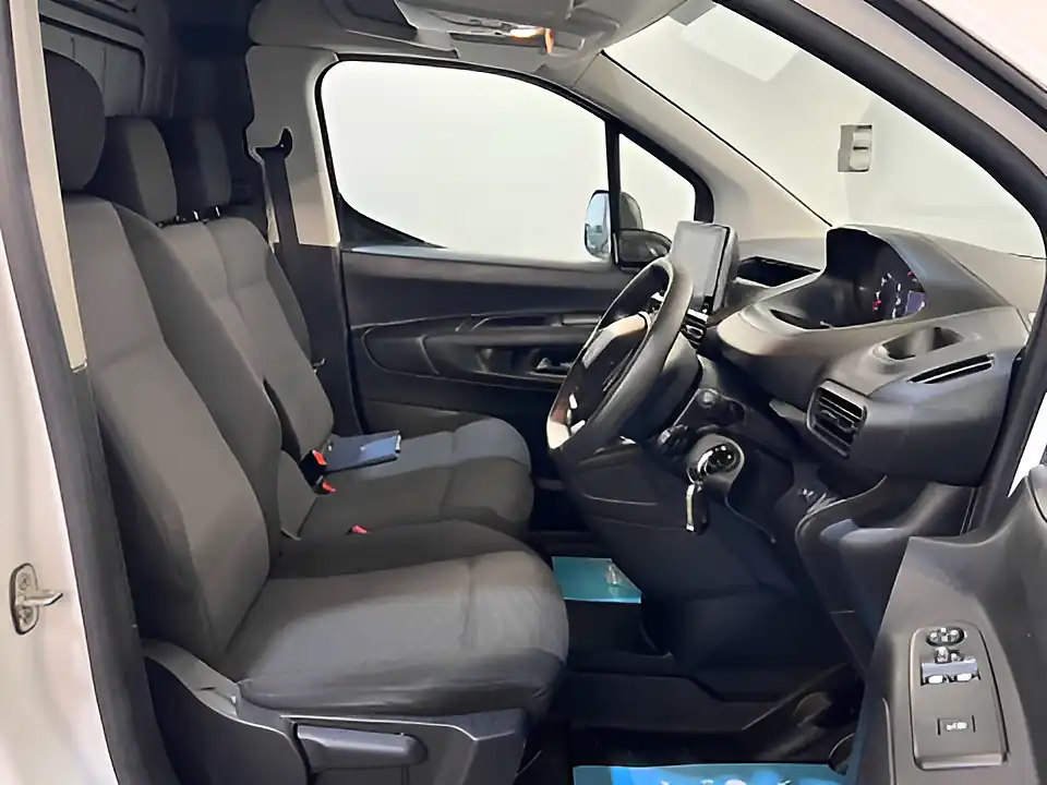 Used 2026 Peugeot Partner Professional L2 White - Interior and Exterior details 10