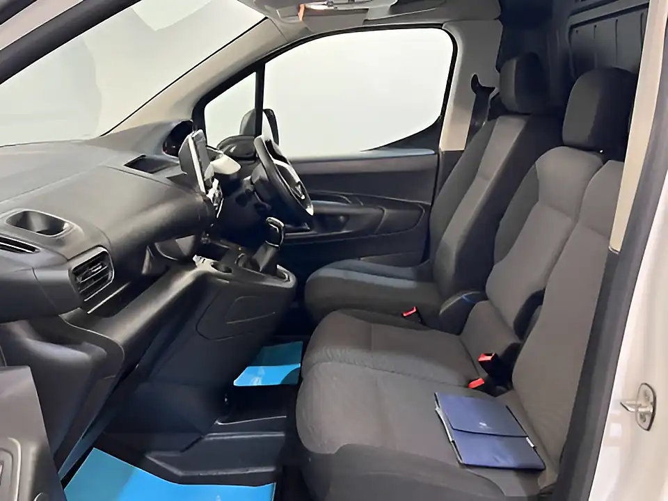 Used 2026 Peugeot Partner Professional L2 White - Interior and Exterior details 11